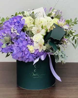 Purple touch box arrangement delivery in Dubai
