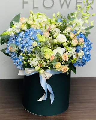 Gorgeous gesture box arrangement delivery in Dubai