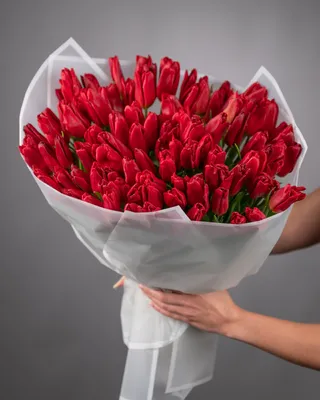 Tulips bouquet Crimson Elegance delivery in Dubai
