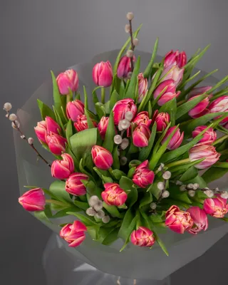 Tulips bouquet Whispering Spring
