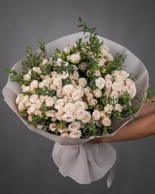 Spray roses Blossoms of Elegance delivery in Dubai
