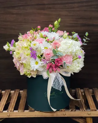 Композиция в коробке Huge yet pretty доставка в Дубае