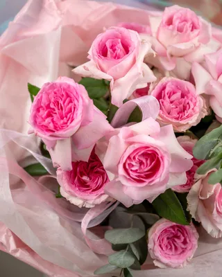 Розовый монобукет Fantasy Fiesta