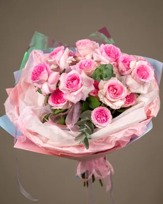 Розовый монобукет Fantasy Fiesta