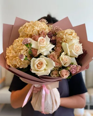 Signature bouquet Golden times delivery in Dubai