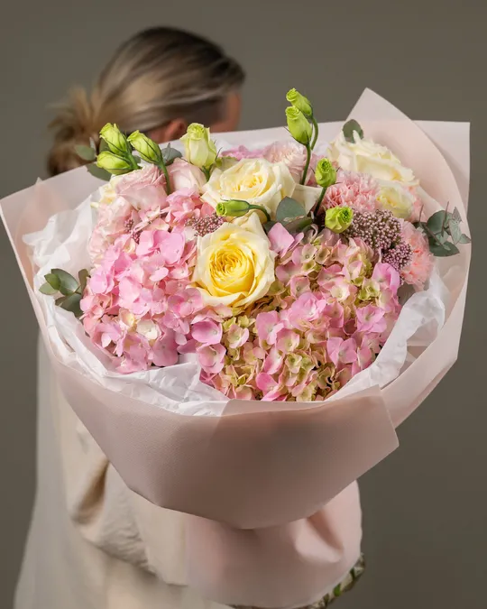 Фирменный букет Lush Love