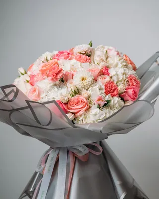 Signature bouquet Serenade of Blooms delivery in Dubai