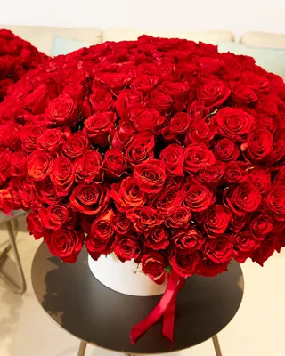 Red roses box arrangement Luxury Crimson Trio