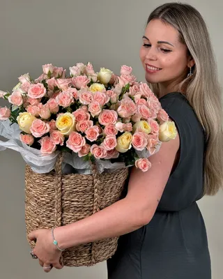 Корзина с цветами Blush Blooms