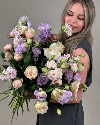 باقة باقة زهور بنفسجية مميزة من توقيع أرجواني ماجستي