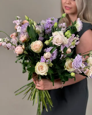 باقة باقة زهور بنفسجية مميزة من توقيع أرجواني ماجستي