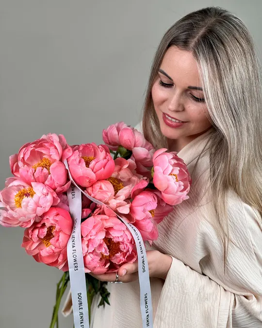 Peony monobouquet Coral Sunset