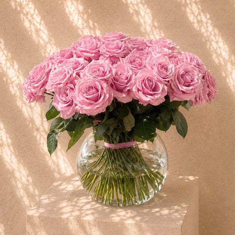 Roses in a Vase - DJ flowers