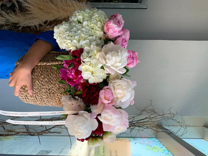 Basket arrangement Auroraflow - DJ flowers