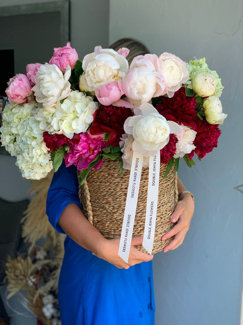 Basket arrangement Auroraflow - DJ flowers