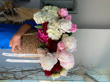 Basket arrangement Auroraflow - DJ flowers