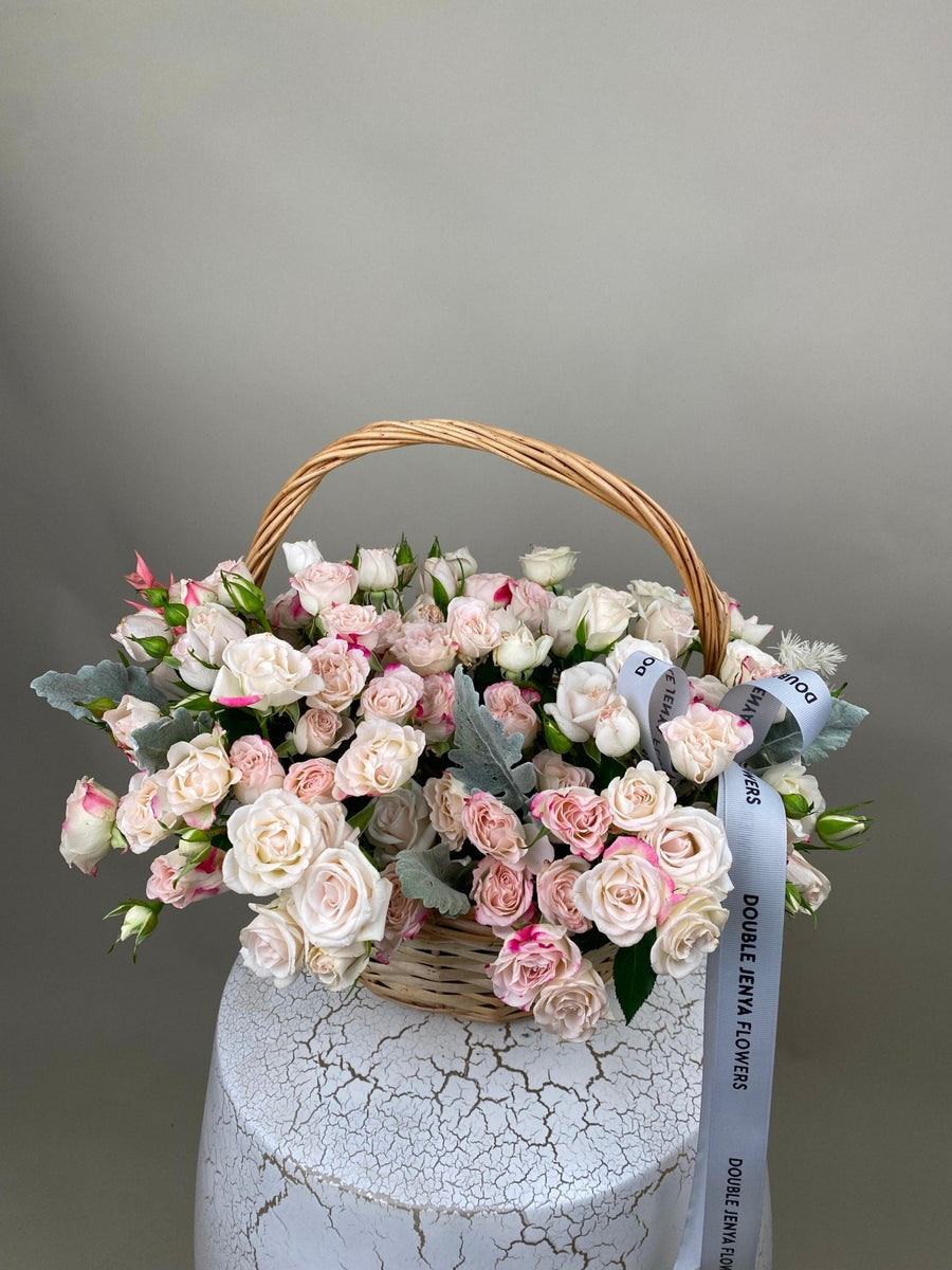 Basket arrangement Blooming Treasure - DJ flowers