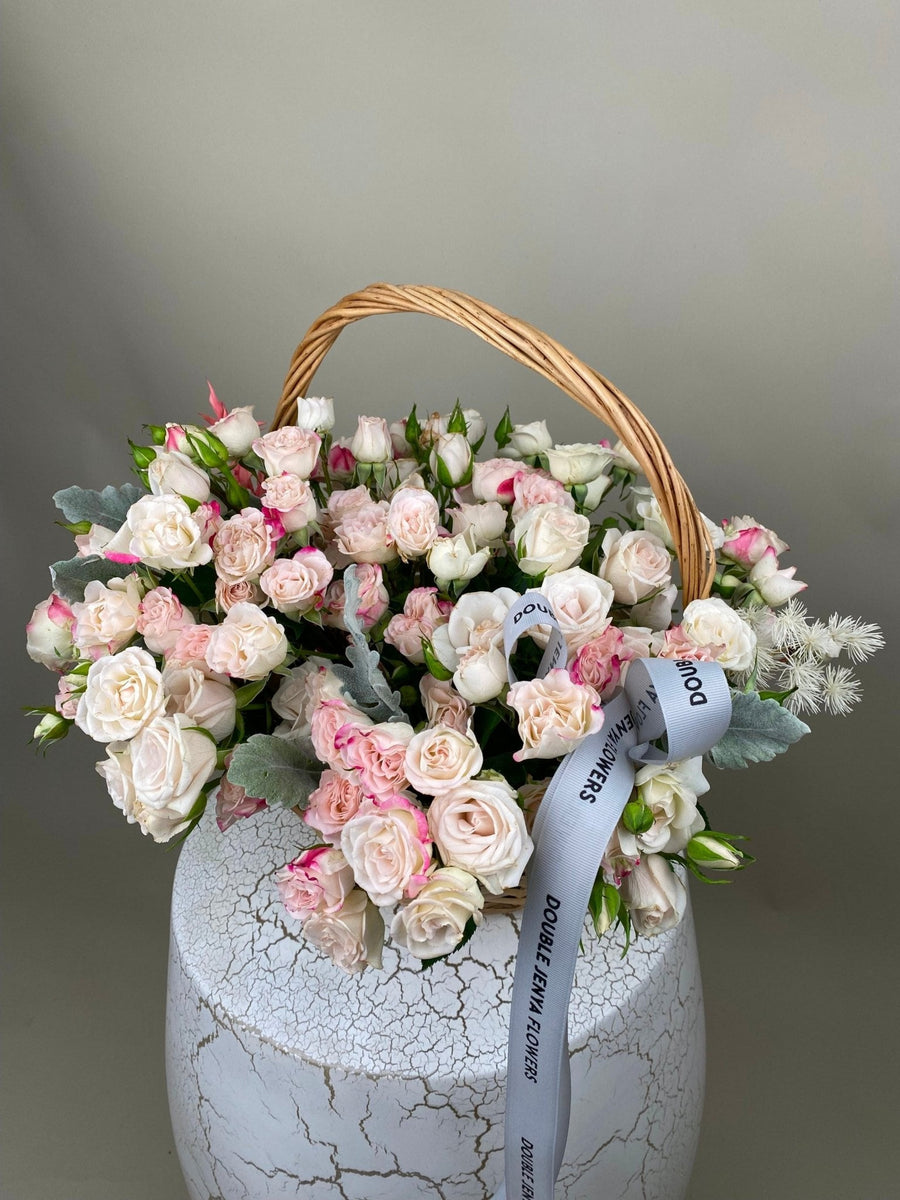 Basket arrangement Blooming Treasure - DJ flowers