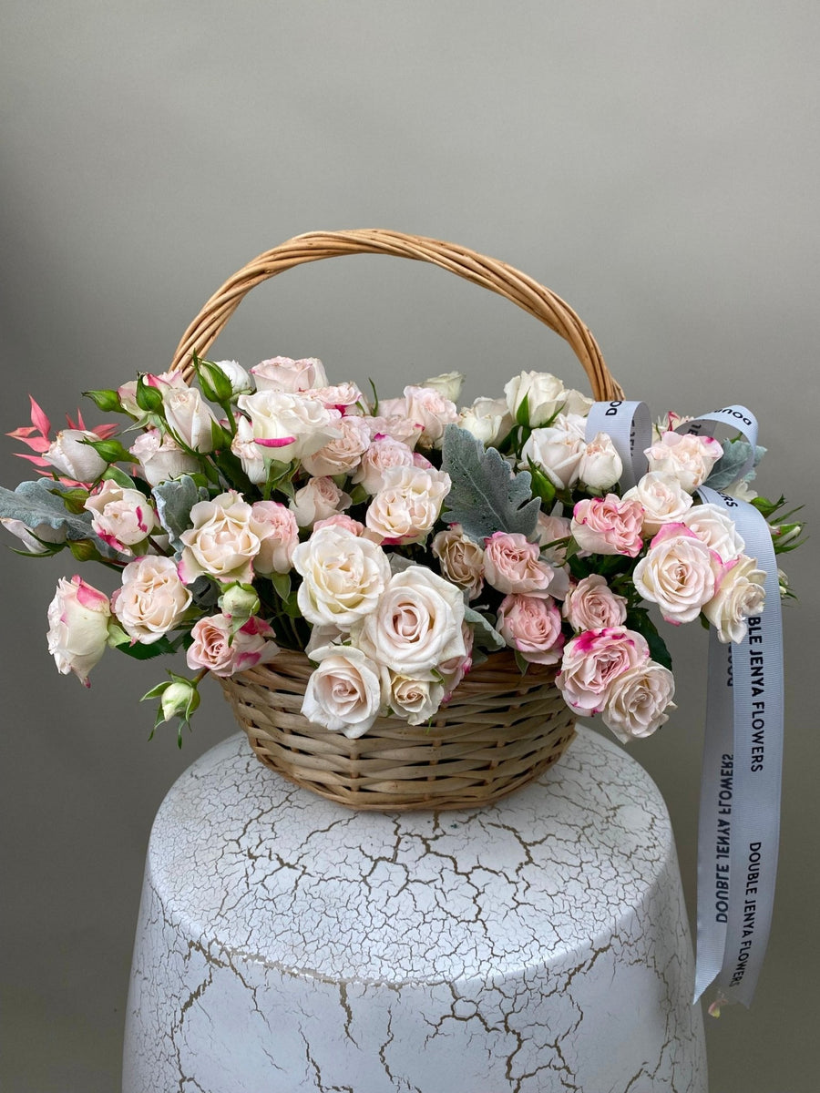Basket arrangement Blooming Treasure - DJ flowers