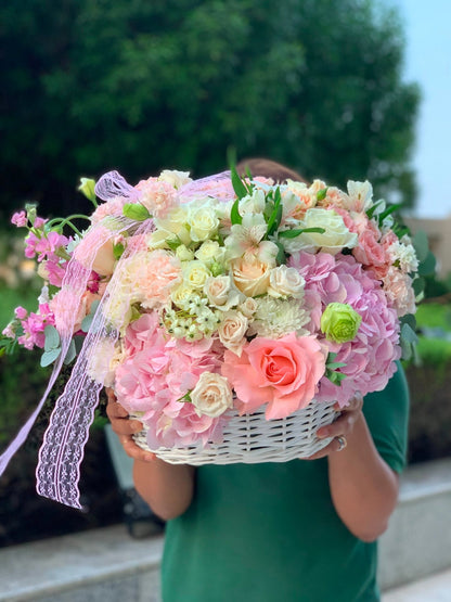 Basket arrangement Honeydew - DJ flowers