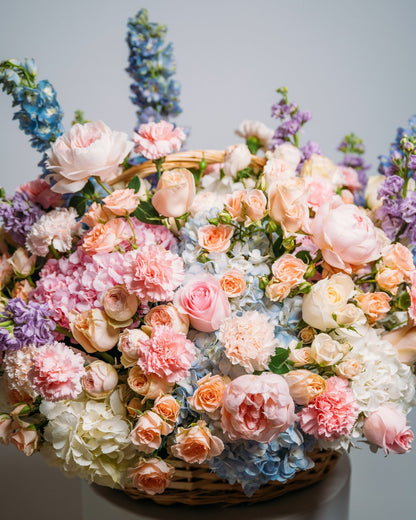 Basket arrangement Wonderful day - DJ flowers