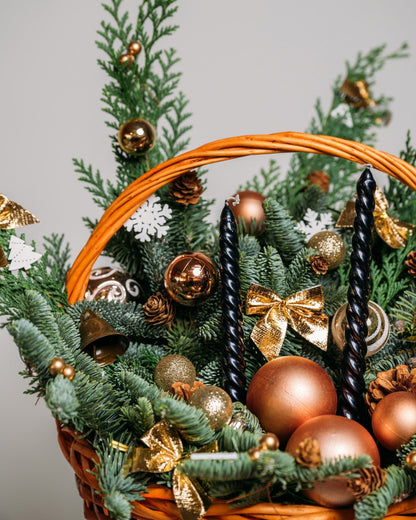 Basket Christmas arrangement Bronze lights - DJ flowers