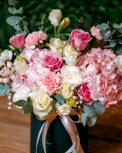 Box arrangement In embrace - DJ flowers