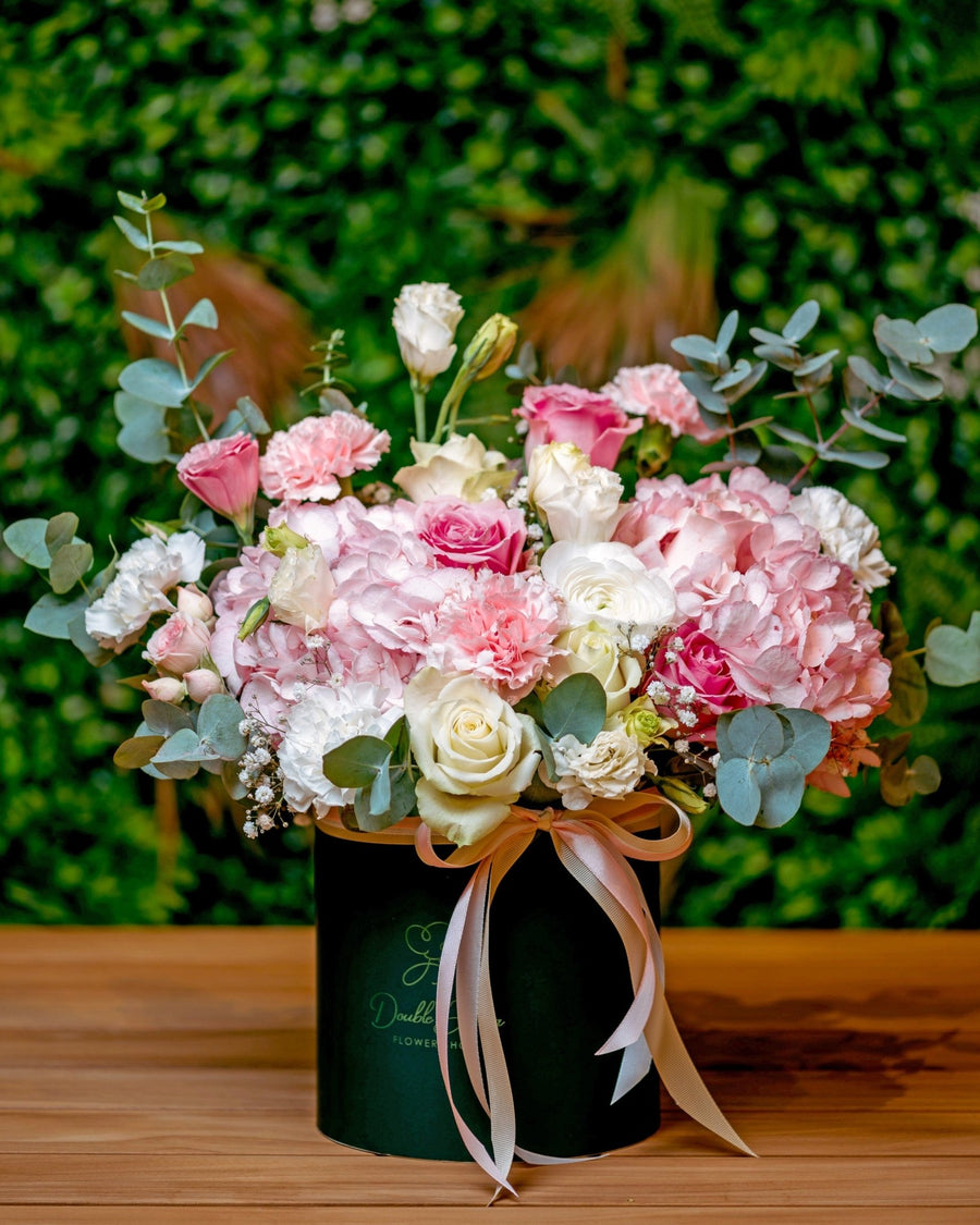 Box arrangement In embrace - DJ flowers