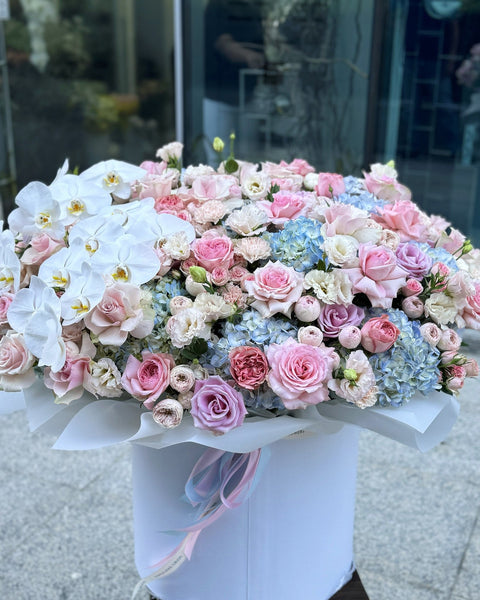 Box arrangement Infinite Gratitude - DJ flowers