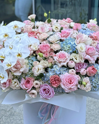 Box arrangement Infinite Gratitude - DJ flowers