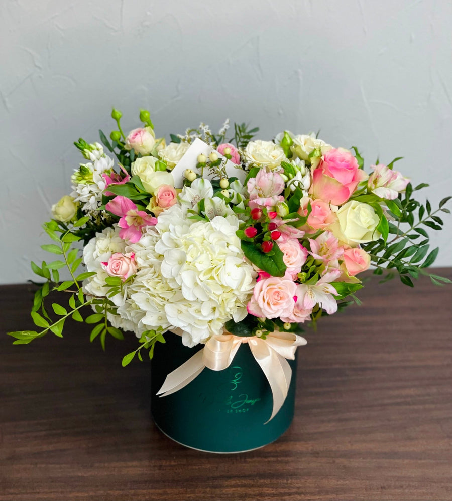 Box arrangement Make Her happy - DJ flowers