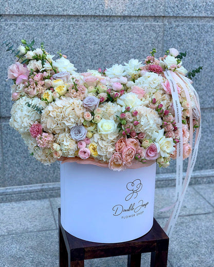 Box arrangement Sunshine Smiles - DJ flowers