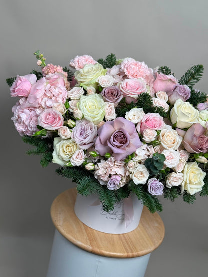 Box arrangement Winter Elegance - DJ flowers