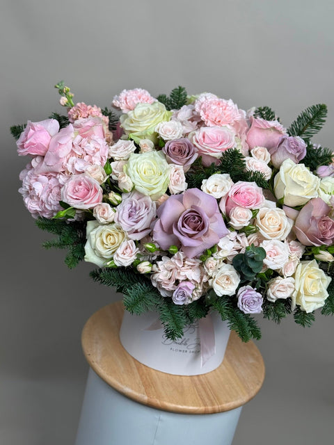 Box arrangement Winter Elegance - DJ flowers
