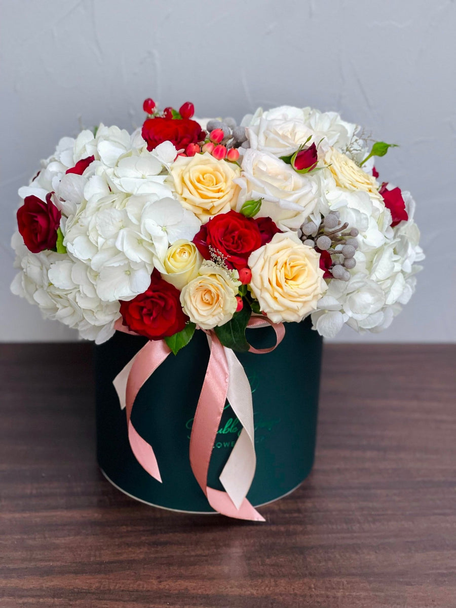 Box arrangement Wonderful - DJ flowers