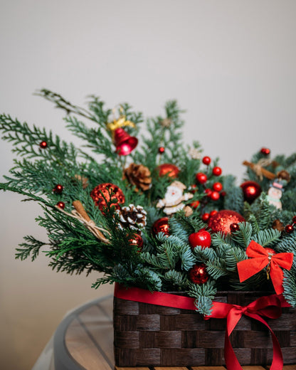 Christmas box arrangement Red lights - DJ flowers