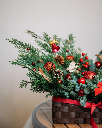 Christmas box arrangement Red lights - DJ flowers