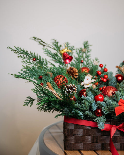Christmas box arrangement Red lights - DJ flowers