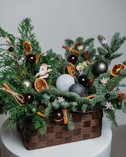Christmas box arrangement Star lights - DJ flowers