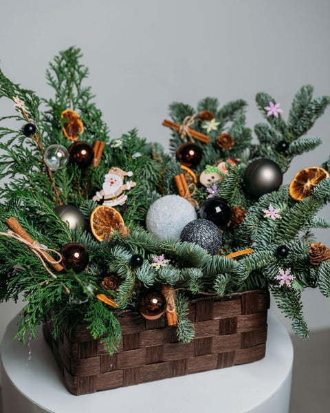 Christmas box arrangement Star lights - DJ flowers