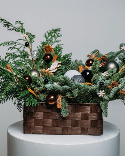Christmas box arrangement Star lights - DJ flowers