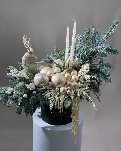 Christmas box arrangement Winter Glow - DJ flowers