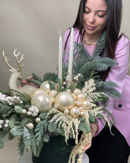 Christmas box arrangement Winter Glow - DJ flowers