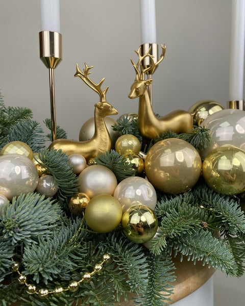 Christmas table arrangement Festive Horizon - DJ flowers