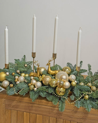 Christmas table arrangement Festive Horizon - DJ flowers