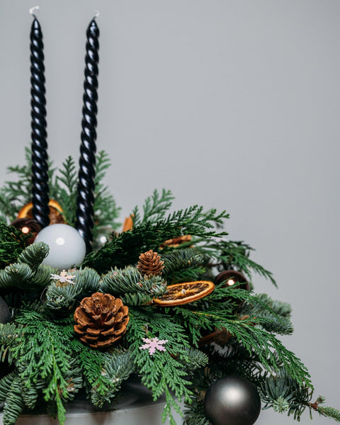 Christmas table centerpiece Dark sky - DJ flowers