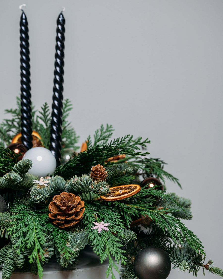 Christmas table centerpiece Dark sky - DJ flowers