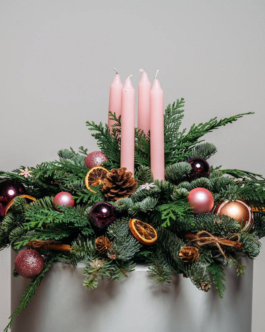 Christmas table centerpiece Rose gold - DJ flowers
