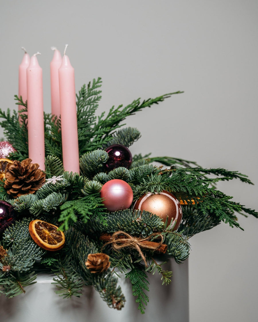 Christmas table centerpiece Rose gold - DJ flowers