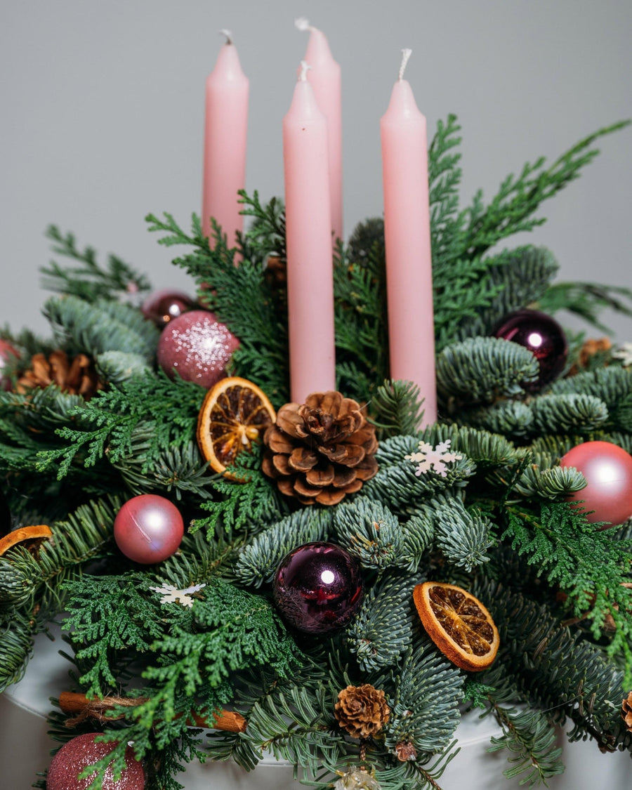 Christmas table centerpiece Rose gold - DJ flowers
